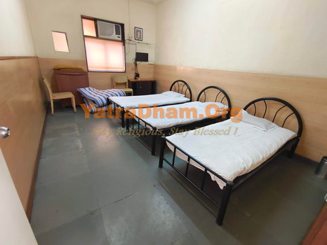 Dhakibai Singhania Dharamshala Mumbai Room 