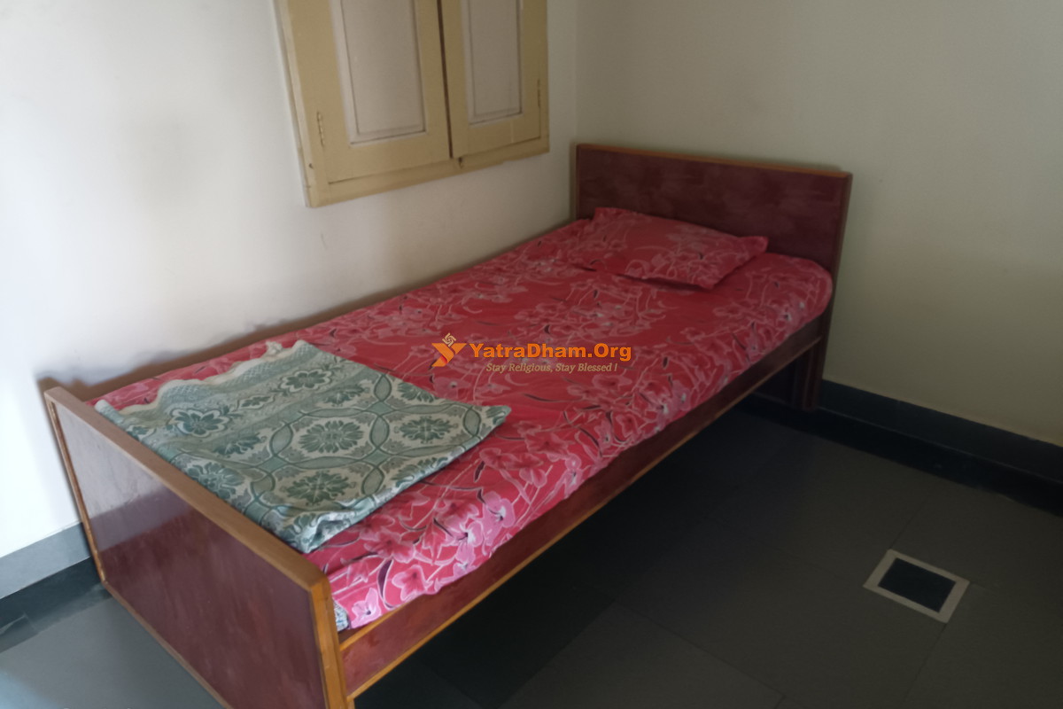 Shri Hirashanta Jain Yatrik Gruh Palitana Room View