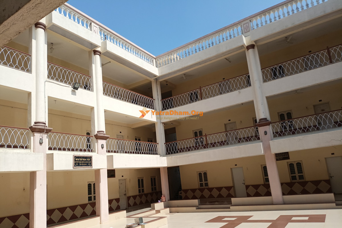 Chunilal Nagardas Adani Yatrik Bhavan Dharmshala Palitana Interior View