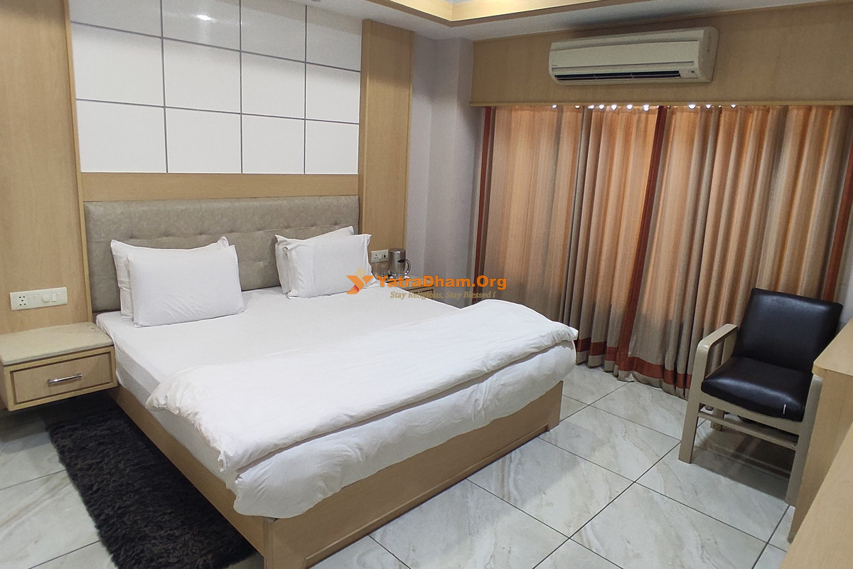 Tej Ram Dharam Paul Haridwar 2 Bed AC Room