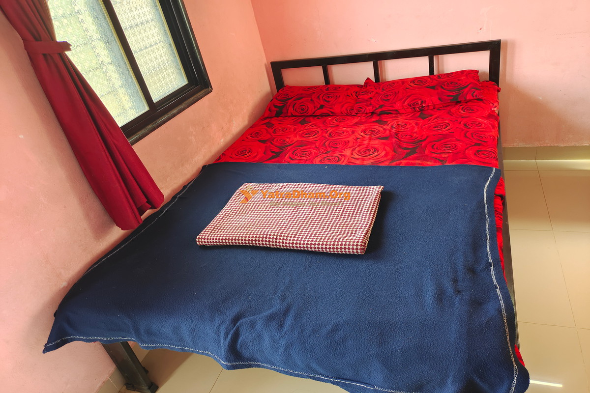 Joshi Bhakta Niwas Jejuri 2 Bed Room