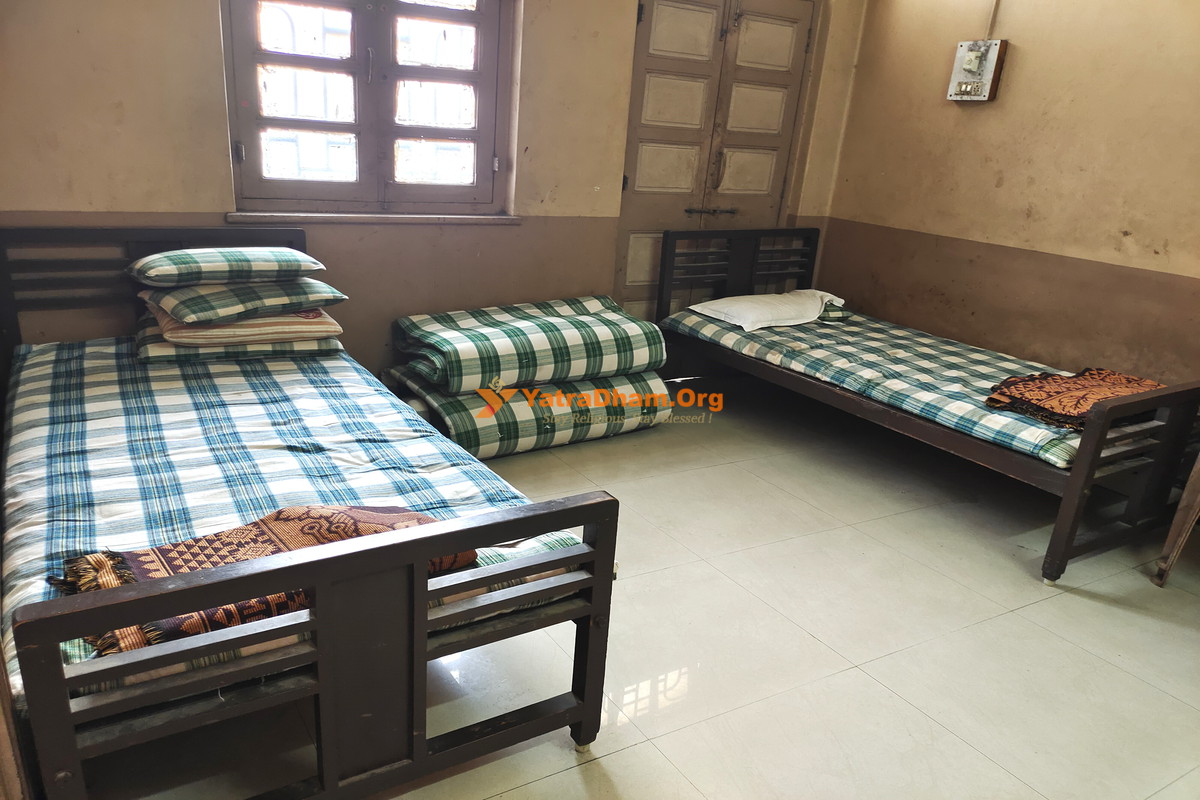 Seth Morarji Gokul Das Dharamshala Pune Room