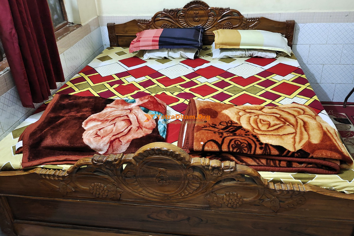 Shikharji Shri Digambar Lavenchoo Maitriy Bhavan 2 Bed Room View