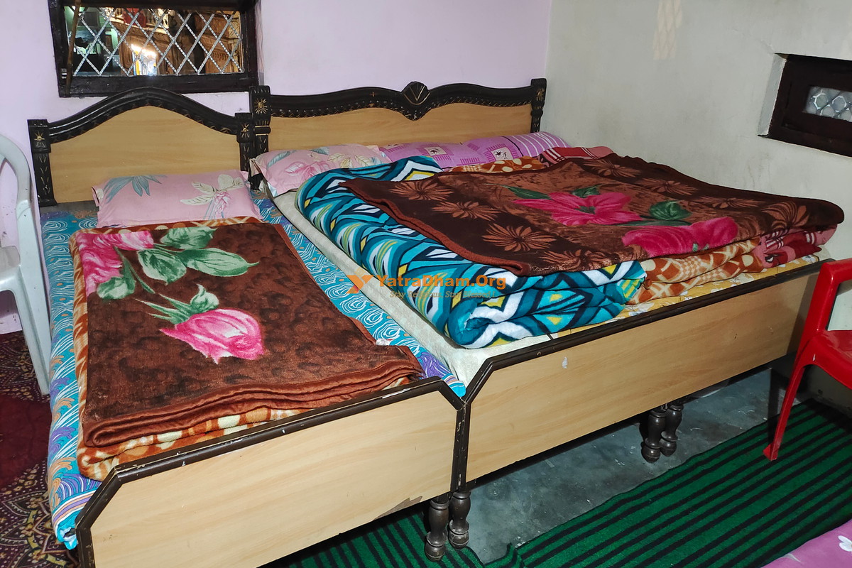 Kedarnath Hazari Bhavan Room