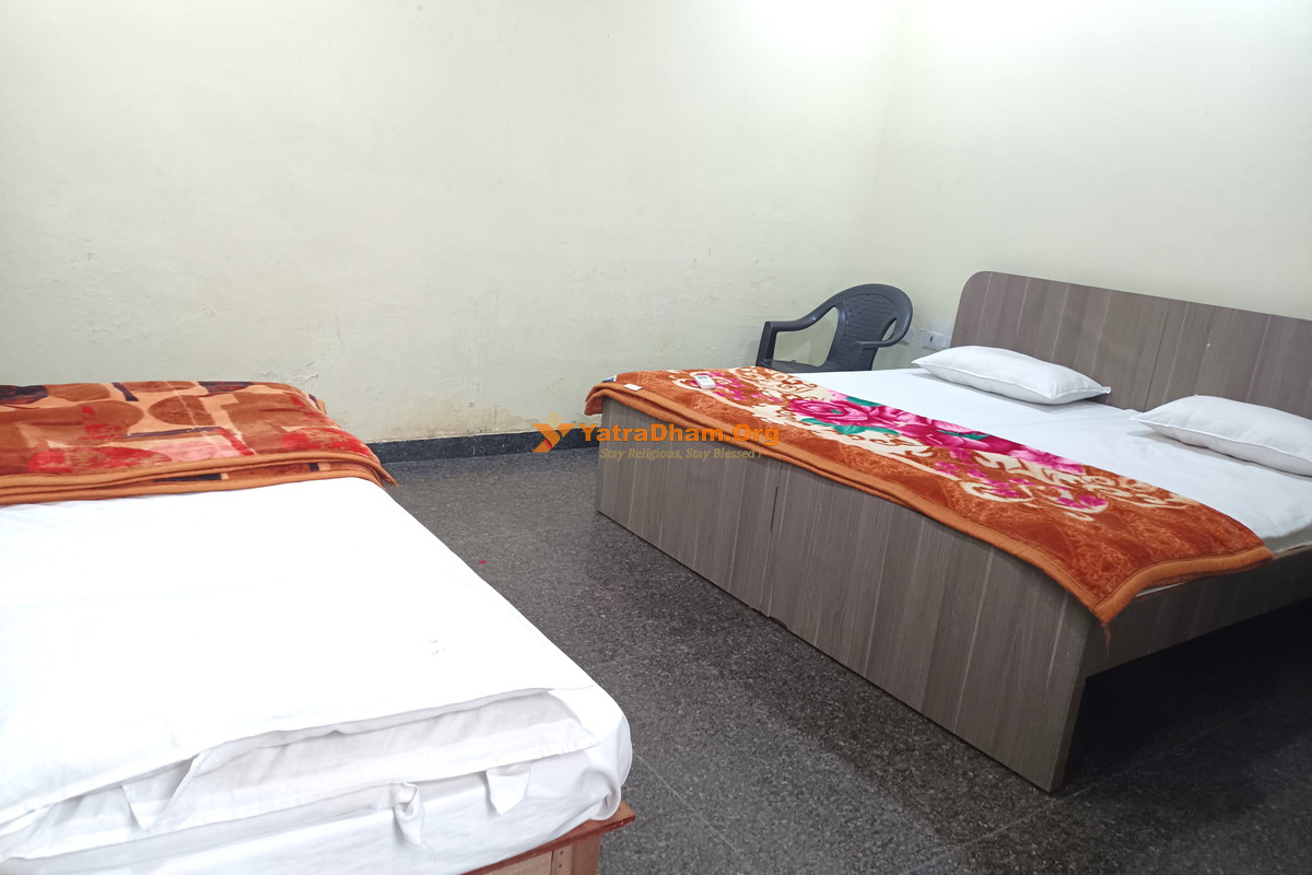 Shri Anant Bhawan Ashram Vrindavan 3 Bed Room