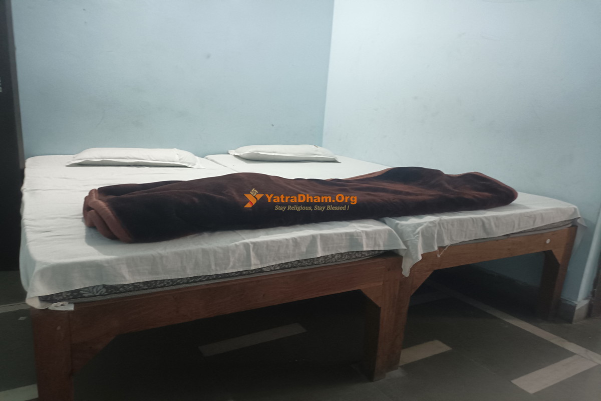 Baba Surjan Das Bhawan Vrindavan 2 Bed Room