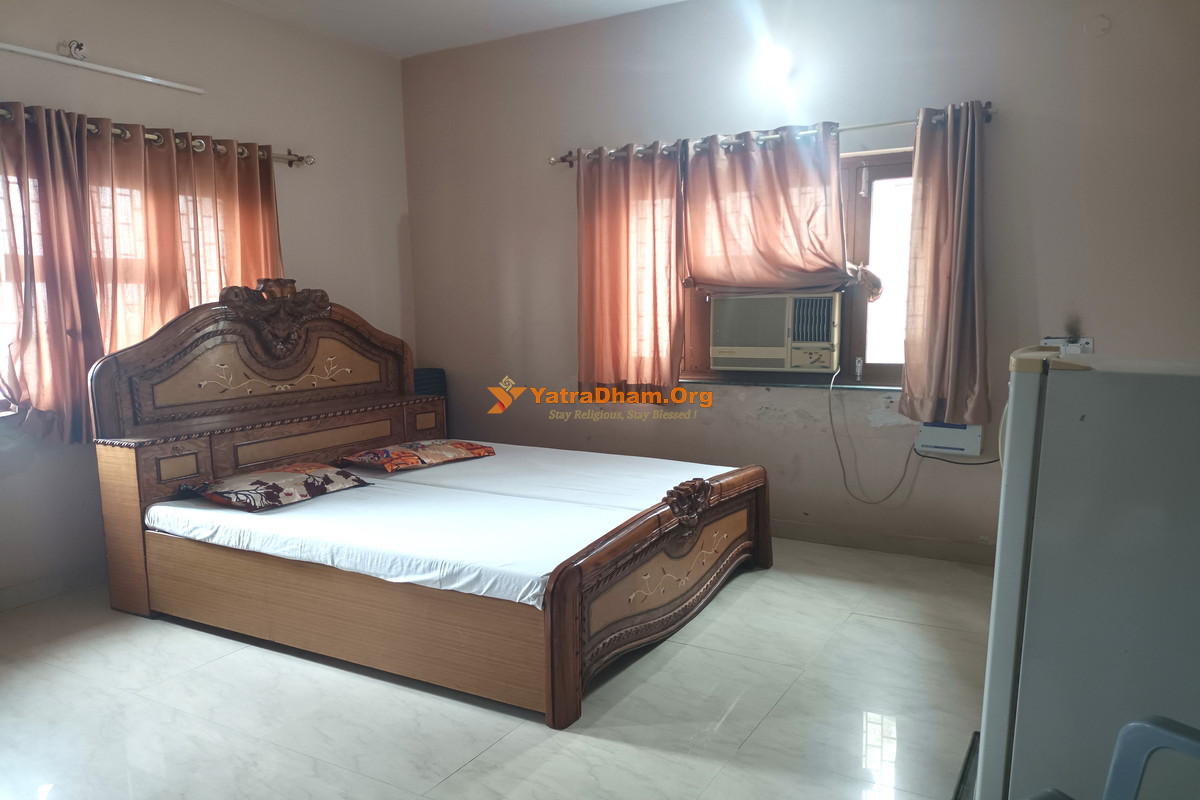 Baba Surjan Das Bhawan Vrindavan 2 Bed Room