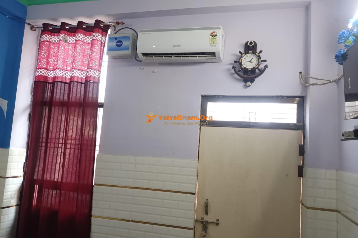 Shri Kailash Kunj Homestay Ayodhya Room