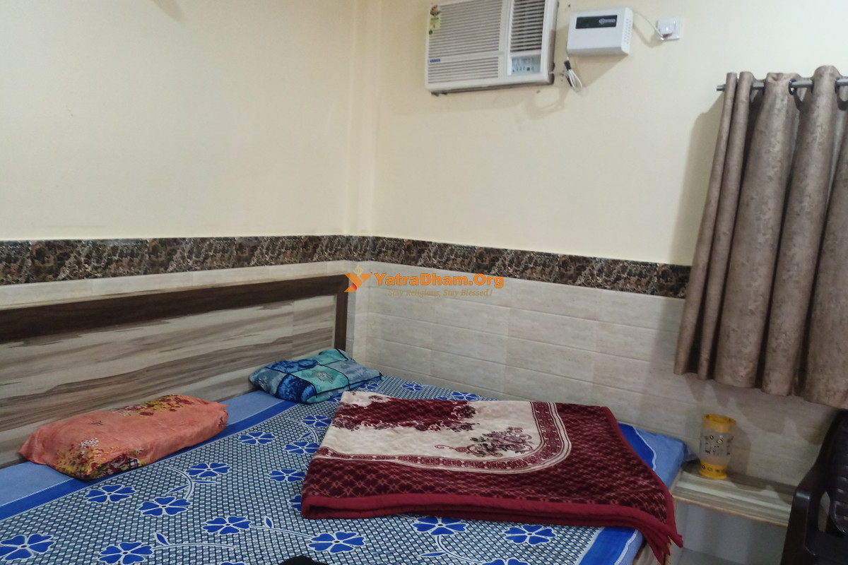 Shri Shyam Seva Ashram Vrindavan 3 Bed Room