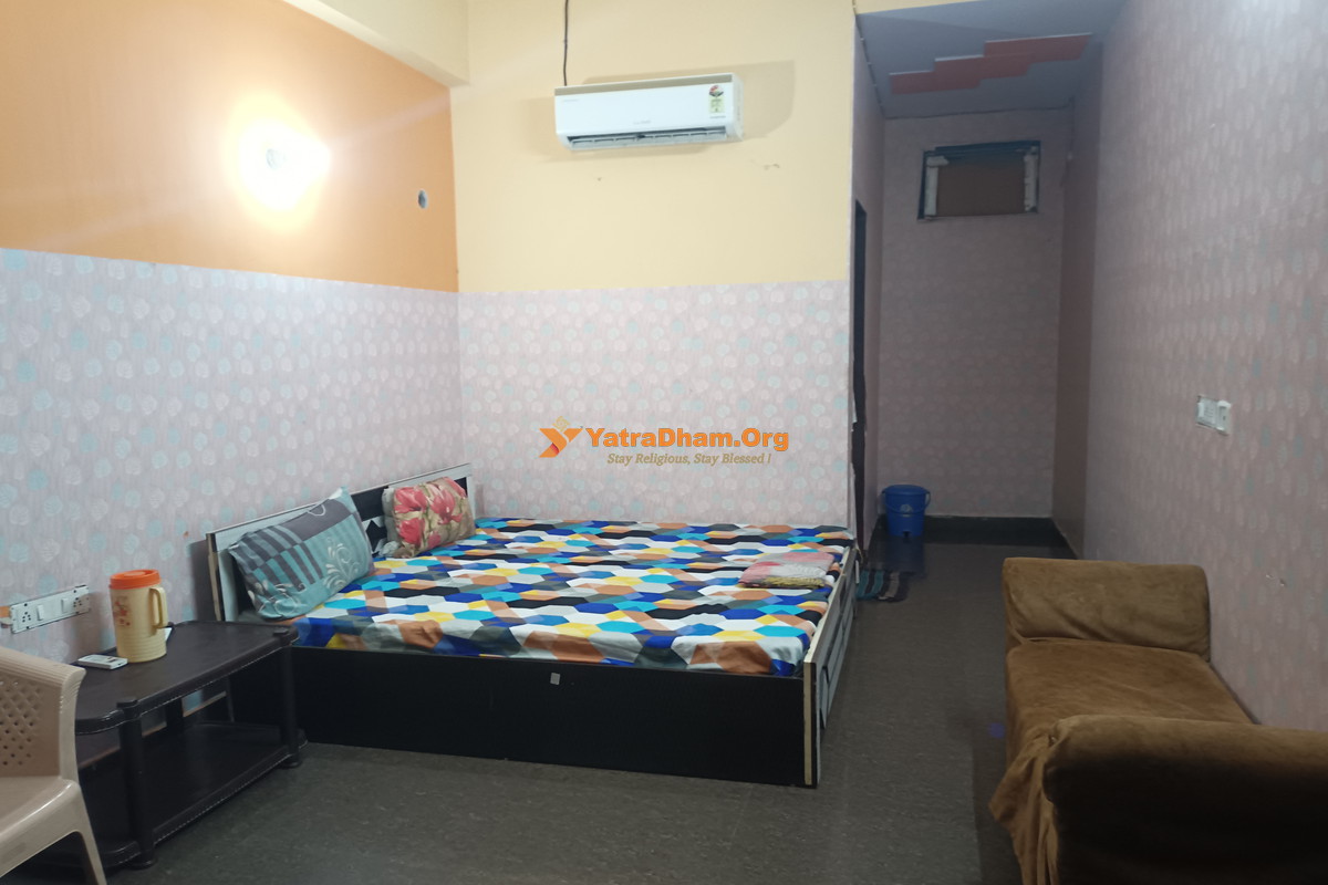 Shri Gaur Kripa Dham Vrindavan 2 Bed Room