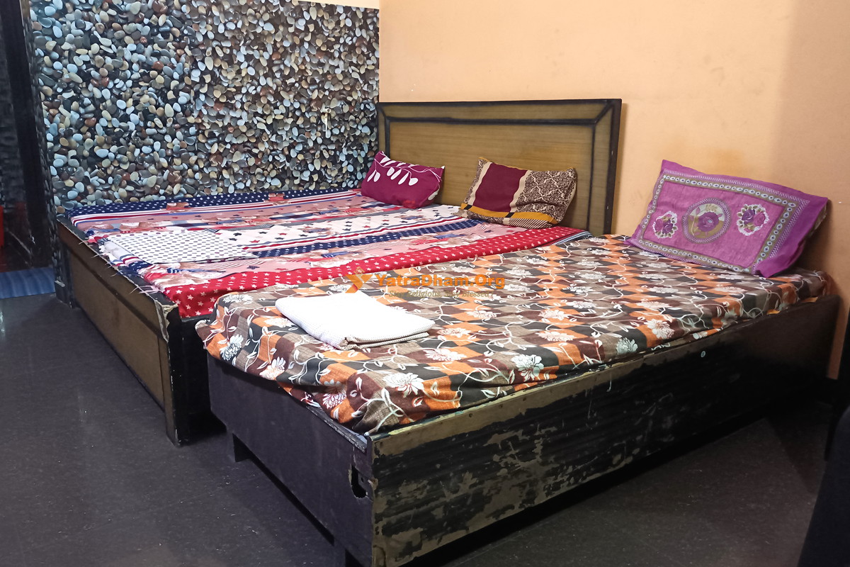 Shri Gaur Kripa Dham Vrindavan 3 Bed Room