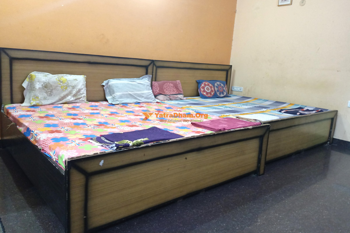Shri Gaur Kripa Dham Vrindavan 4 Bed Room