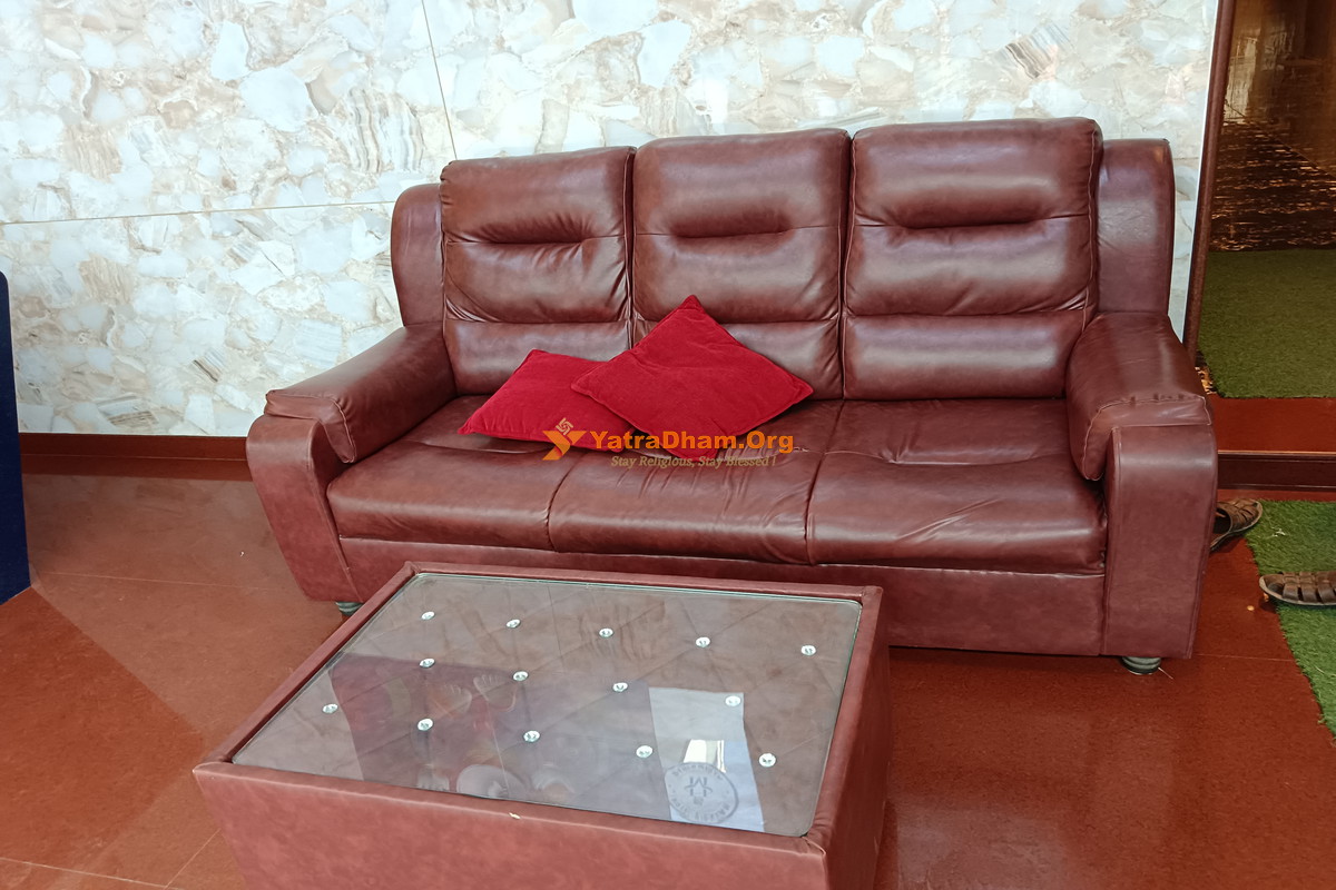 Rameshwaram Hotel Visakan Seating Area