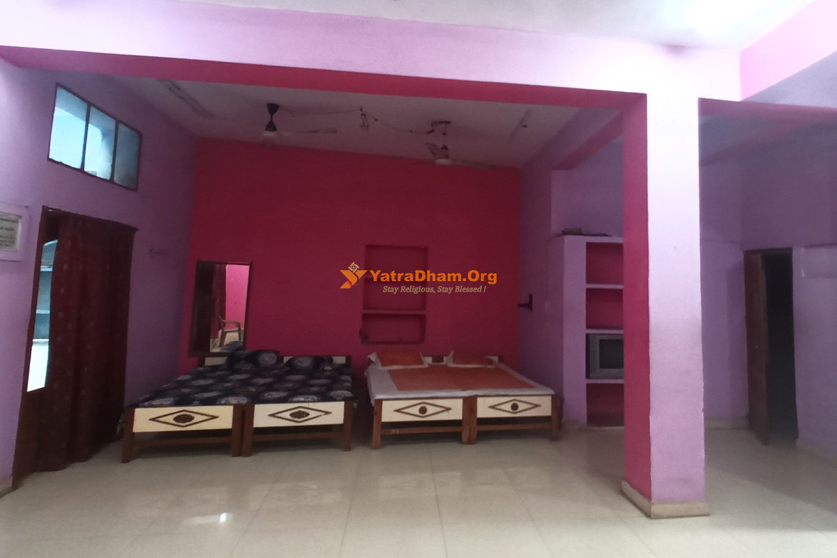 Gaur Girdhar Morari Guest House Mathura 4 Bed Room