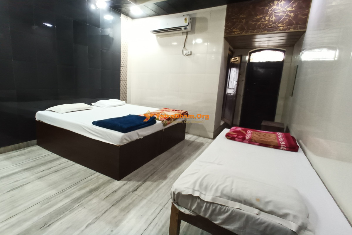 Shri Radha Madhav Ashram Mathura 3 Bed Room