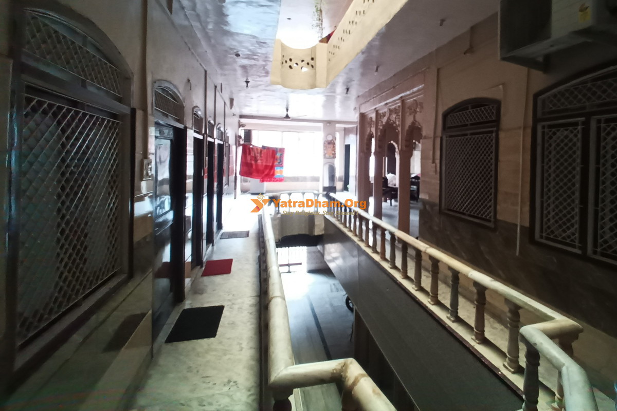 Shri Radha Madhav Ashram Mathura Lobby