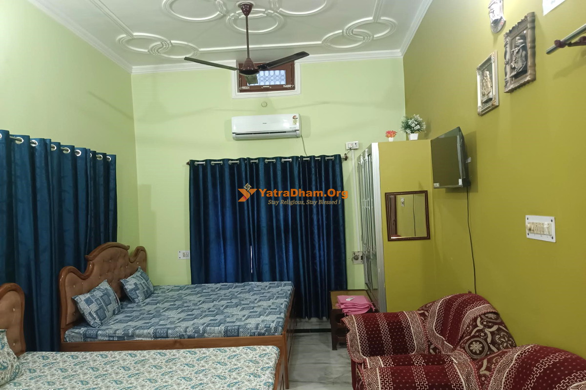 Shyam Homestay Ayodhya Room View