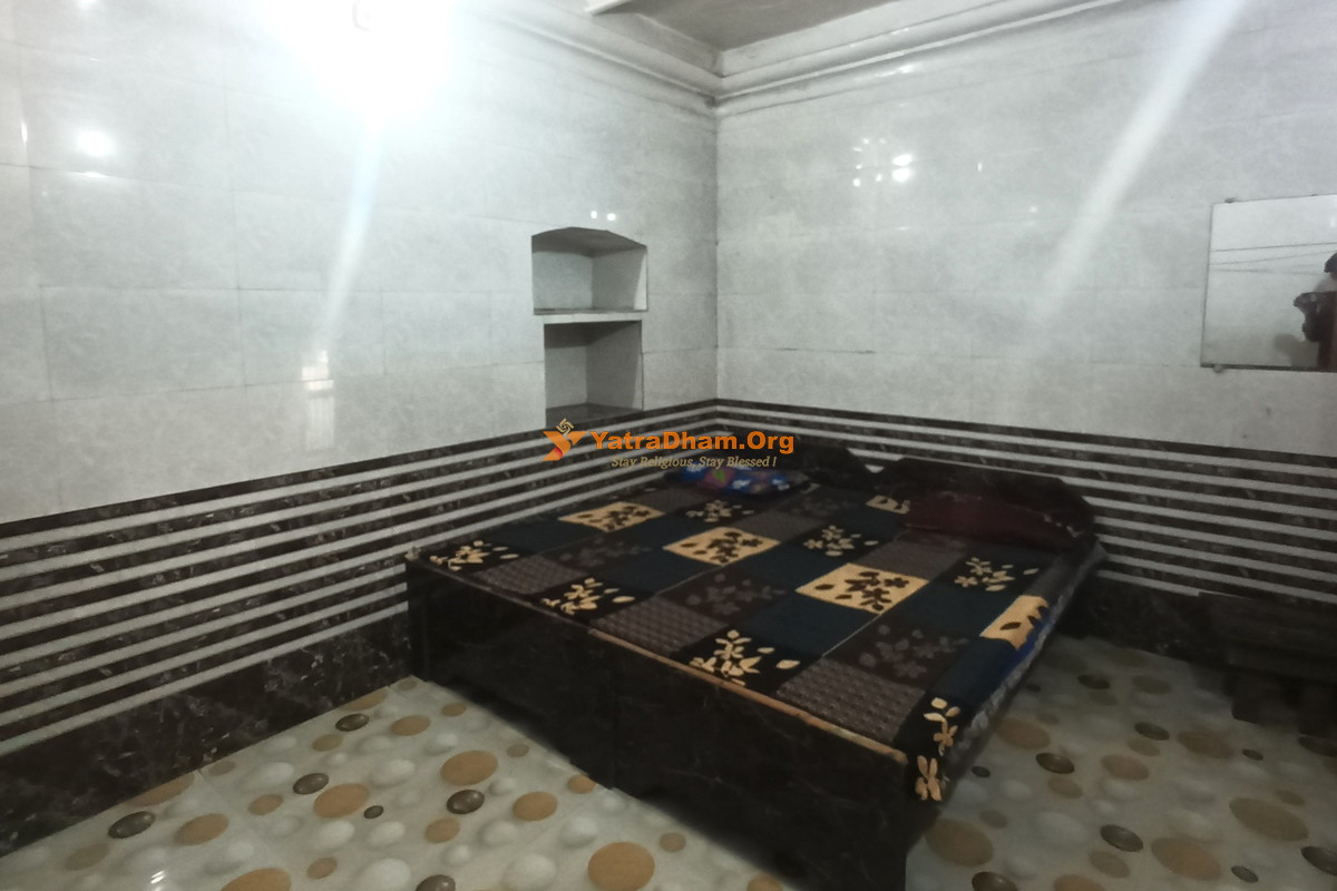 Shri Radheshyam Yatri Niwas Vrindavan 2 Bed Room