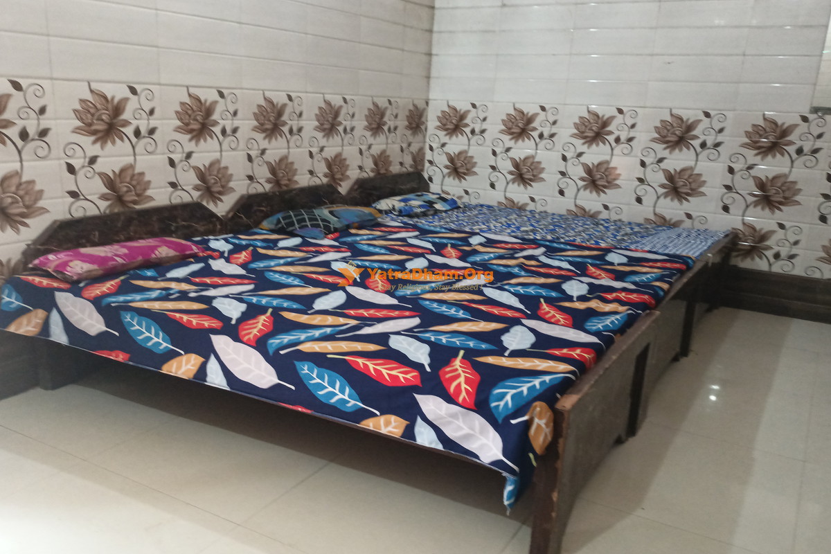 Shri Radheshyam Yatri Niwas Vrindavan 3 Bed Room