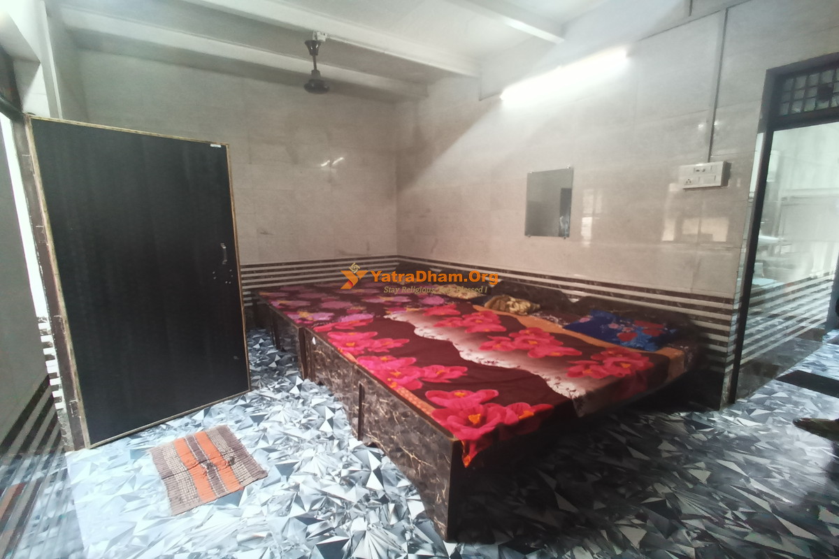 Shri Radheshyam Yatri Niwas Vrindavan 4 Bed Room