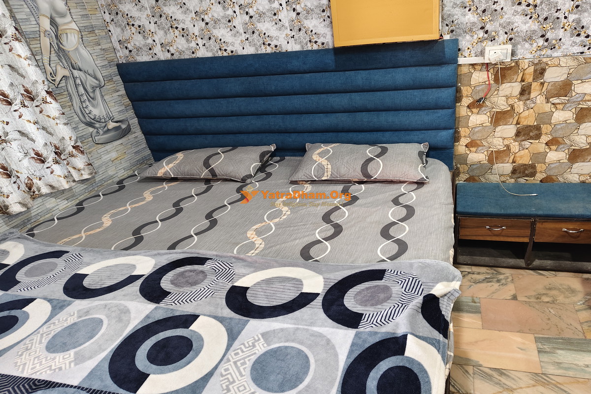 Keshavdham Homestay Ayodhya Room