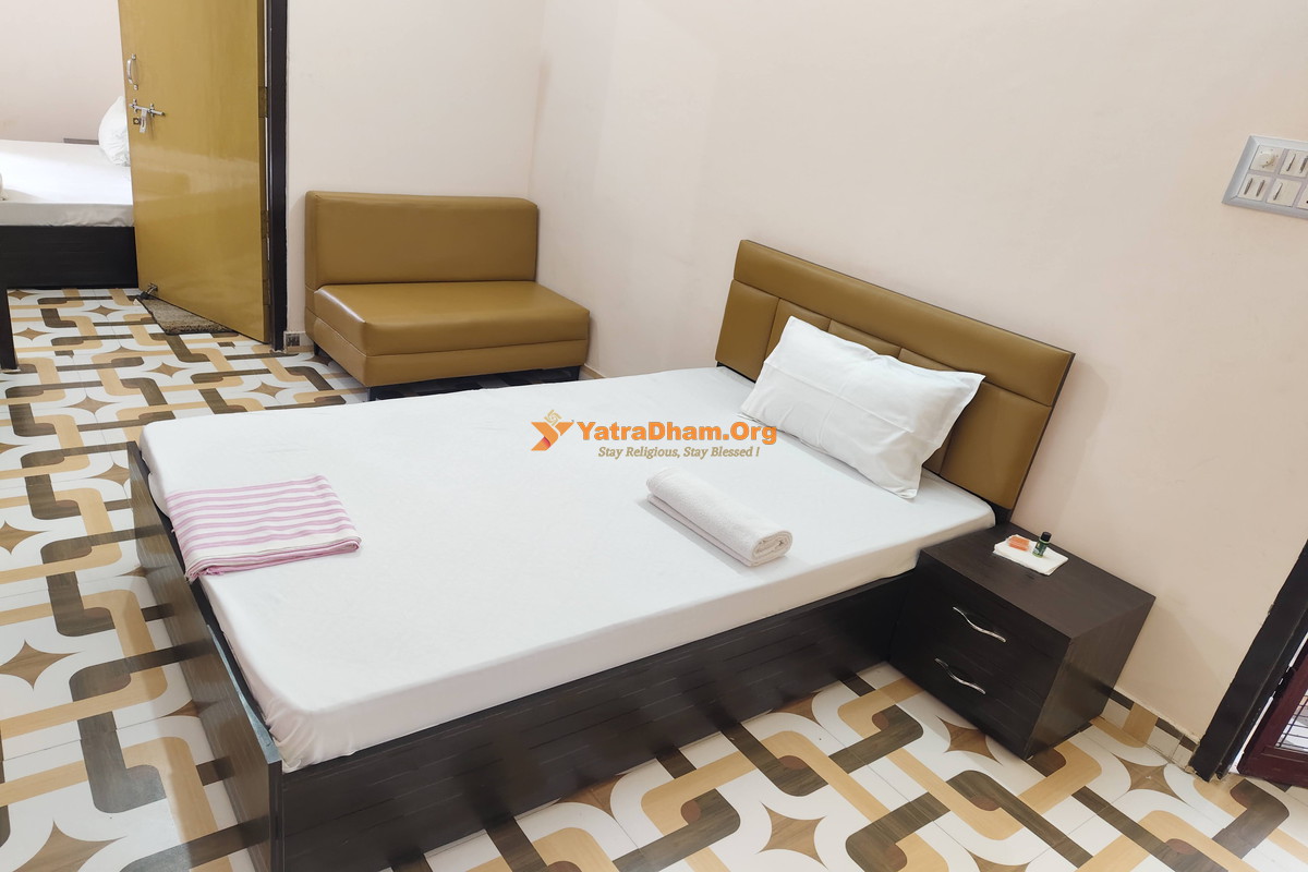 Suryavansham Apartments Ayodhya Room