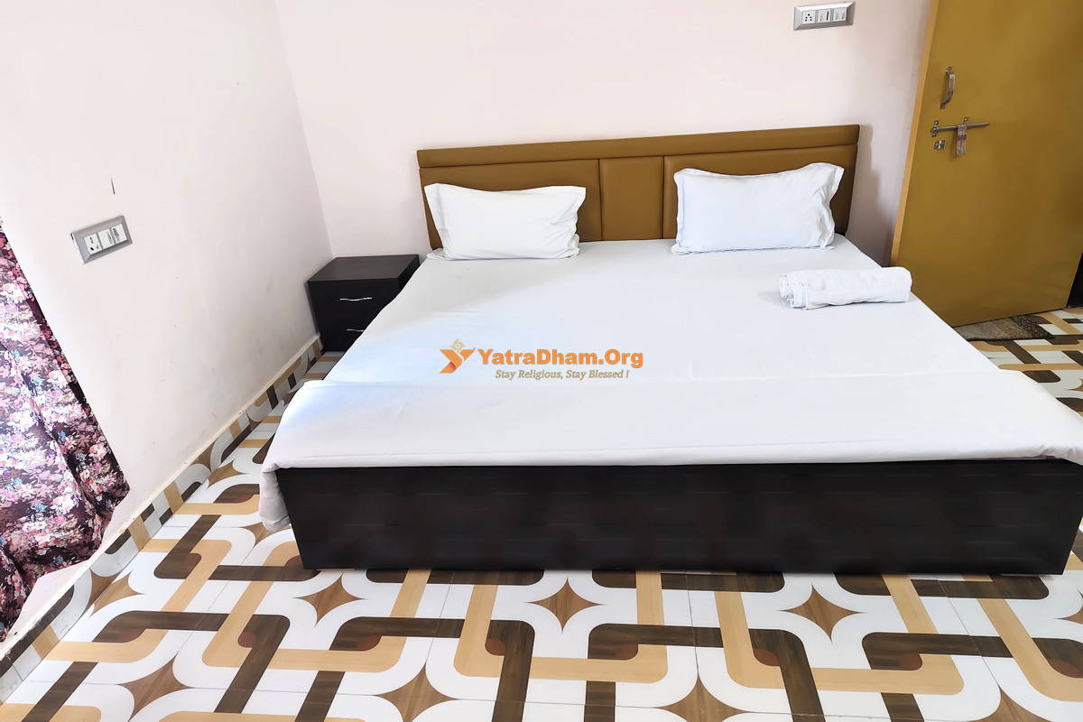 Suryavansham Apartments Ayodhya Room