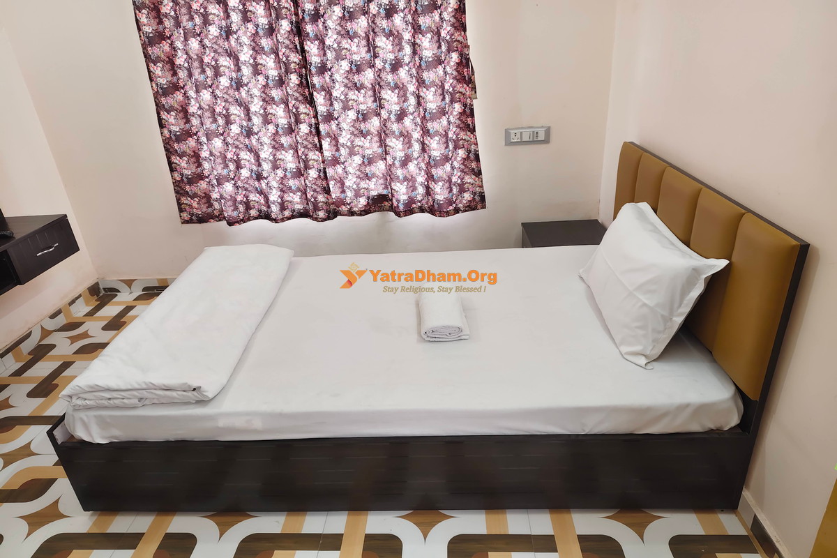 Suryavansham Apartments Ayodhya Room