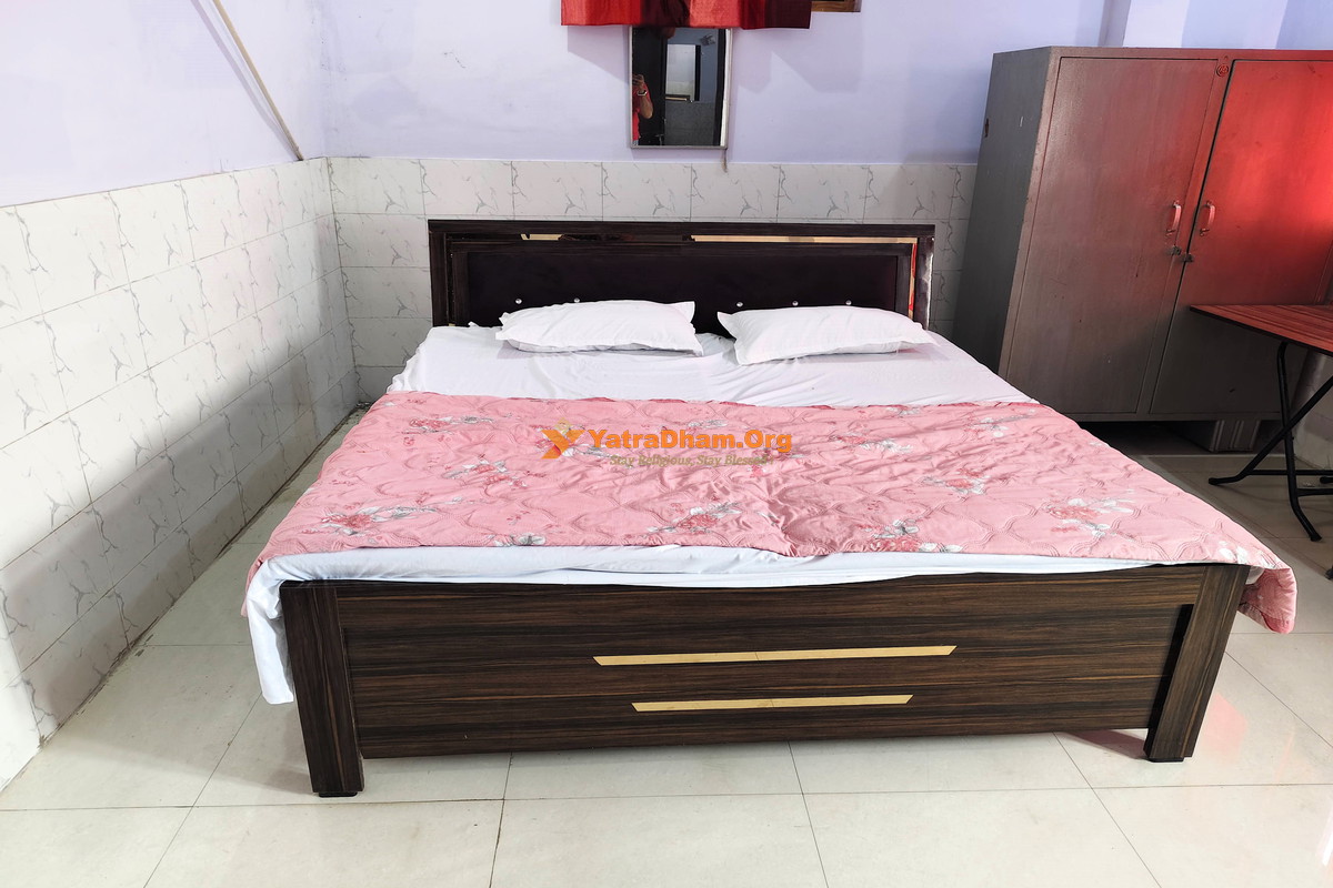 Raghav Home Stay Ayodhya Room