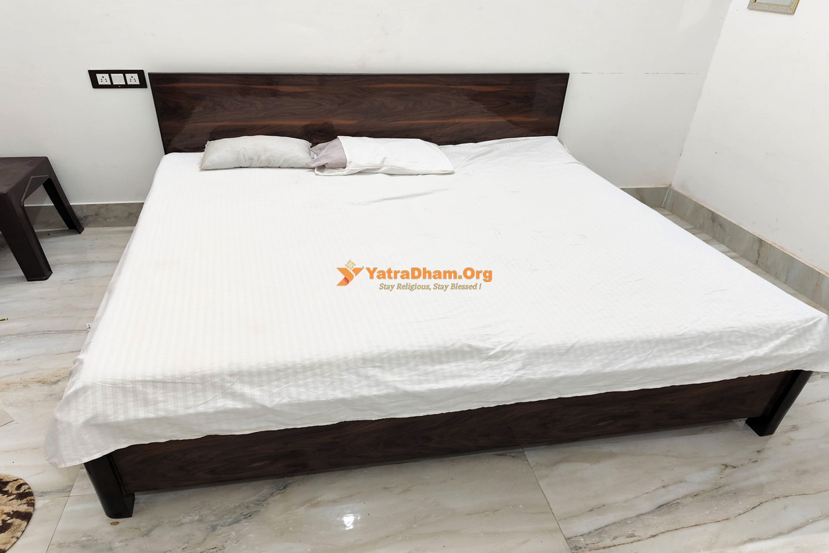 Yash Homestay Ayodhya 2 Bed Room