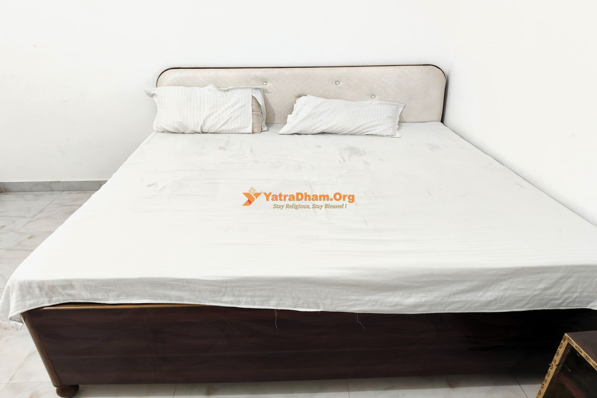 Shree Hanumant Palace Ayodhya 2 Bed Room