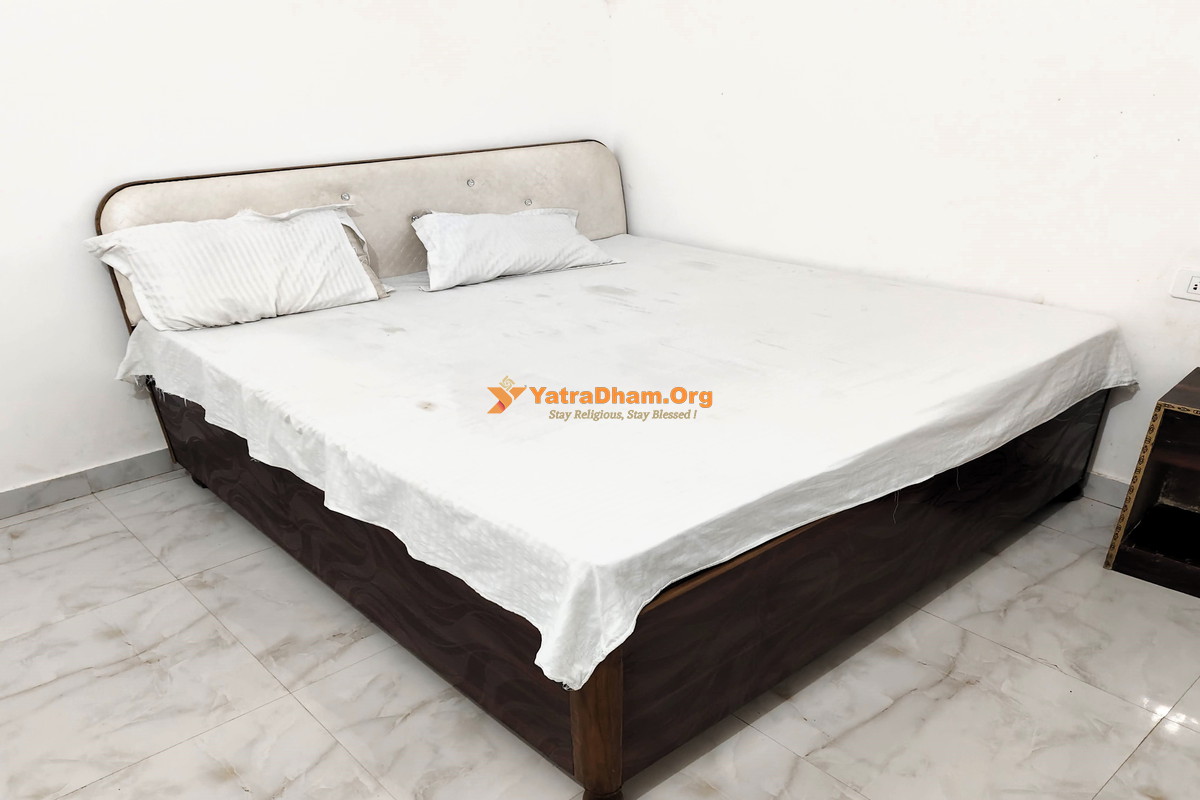 Shree Hanumant Palace Ayodhya 2 Bed Room
