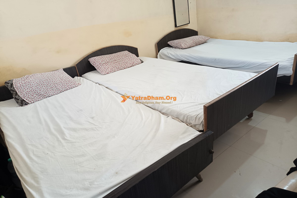Dwarka Gopibai Birla Guest House (Geeta Mandir) 3 Bed Room