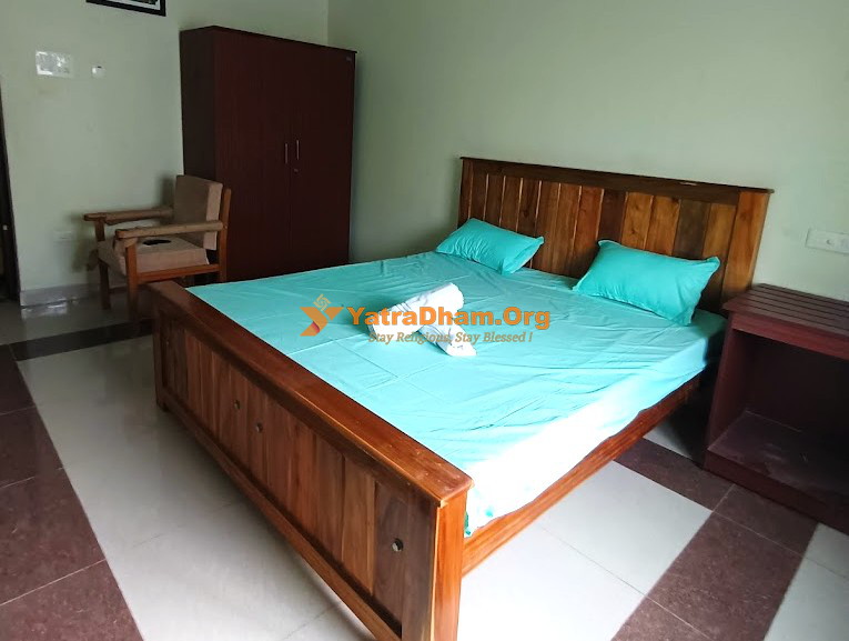 Hotel Aalayam Yatri Nivas Tiruchendur Room