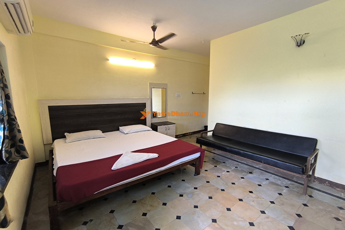 Ammayi Hotel Tiruvannamalai Room