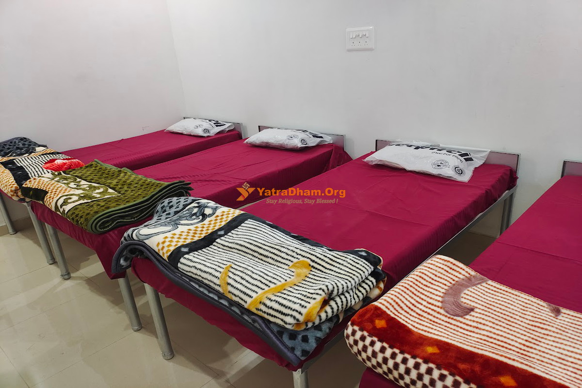 Jangamwadi Math - Prayagraj Room view