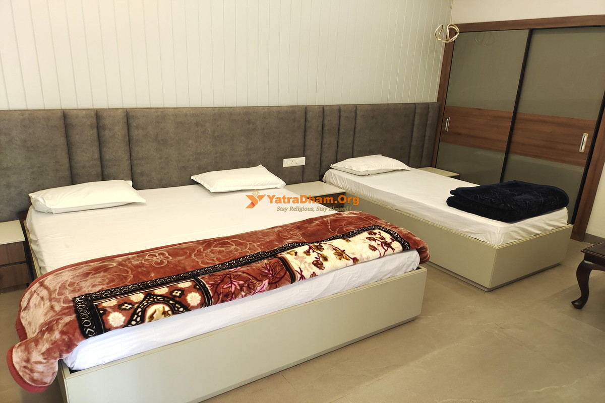 Ved Niketan Dham Haridwar 3 Bed Deluxe AC Room View