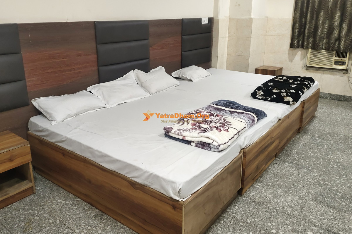 Delhi Shri Khandelwal Dharamshala Karol Bagh Dormitory Hall View