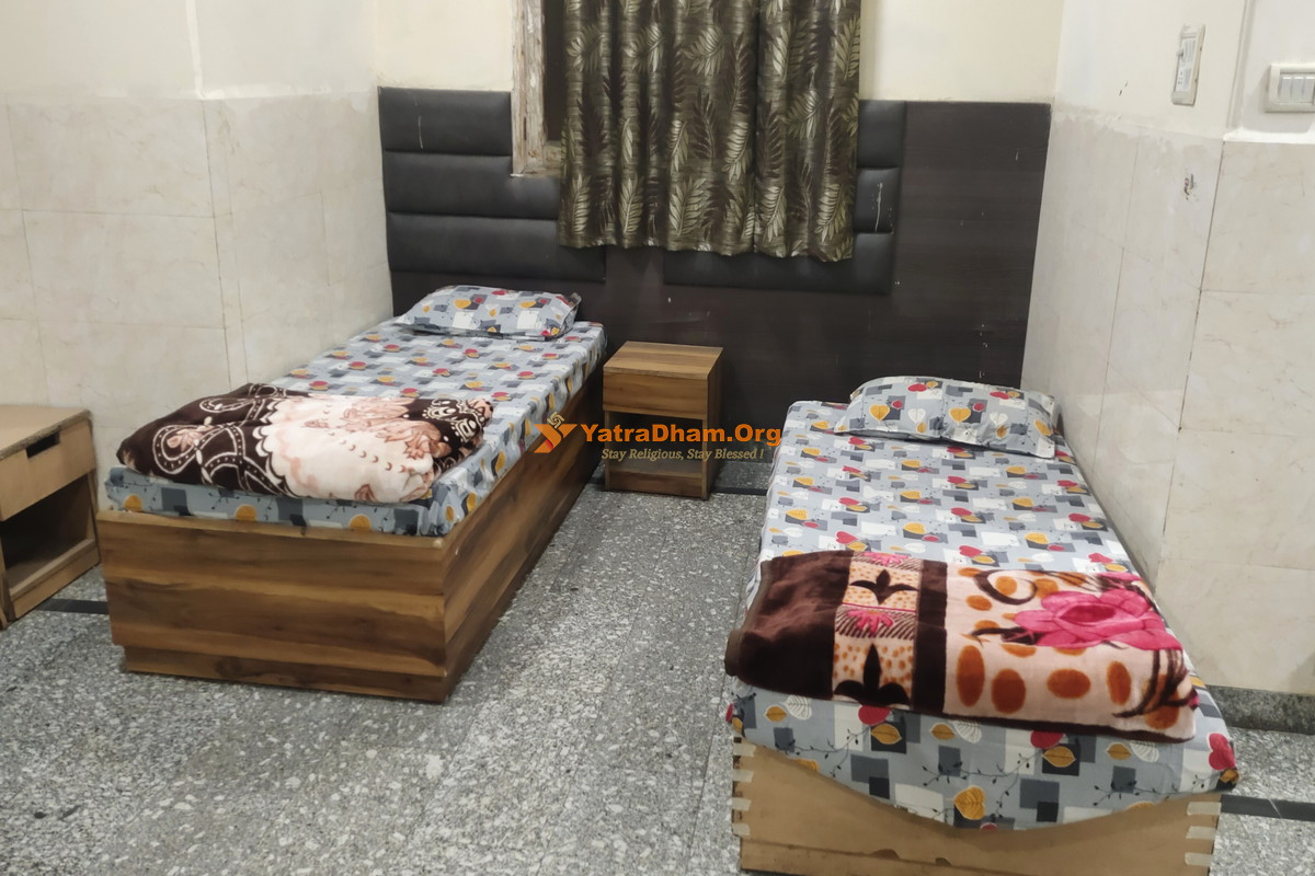 Delhi Shri Khandelwal Dharamshala Karol Bagh Dormitory Hall View