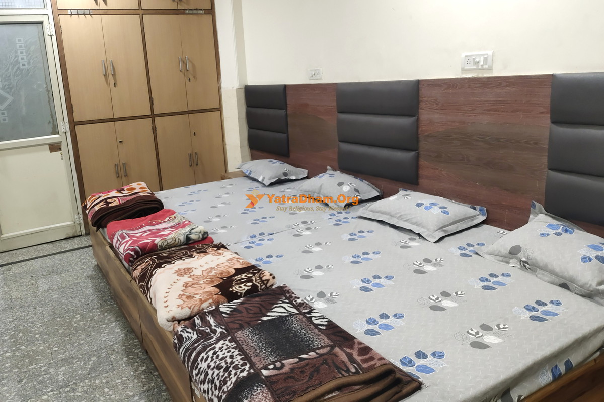 Delhi Shri Khandelwal Dharamshala Karol Bagh Dormitory Hall View