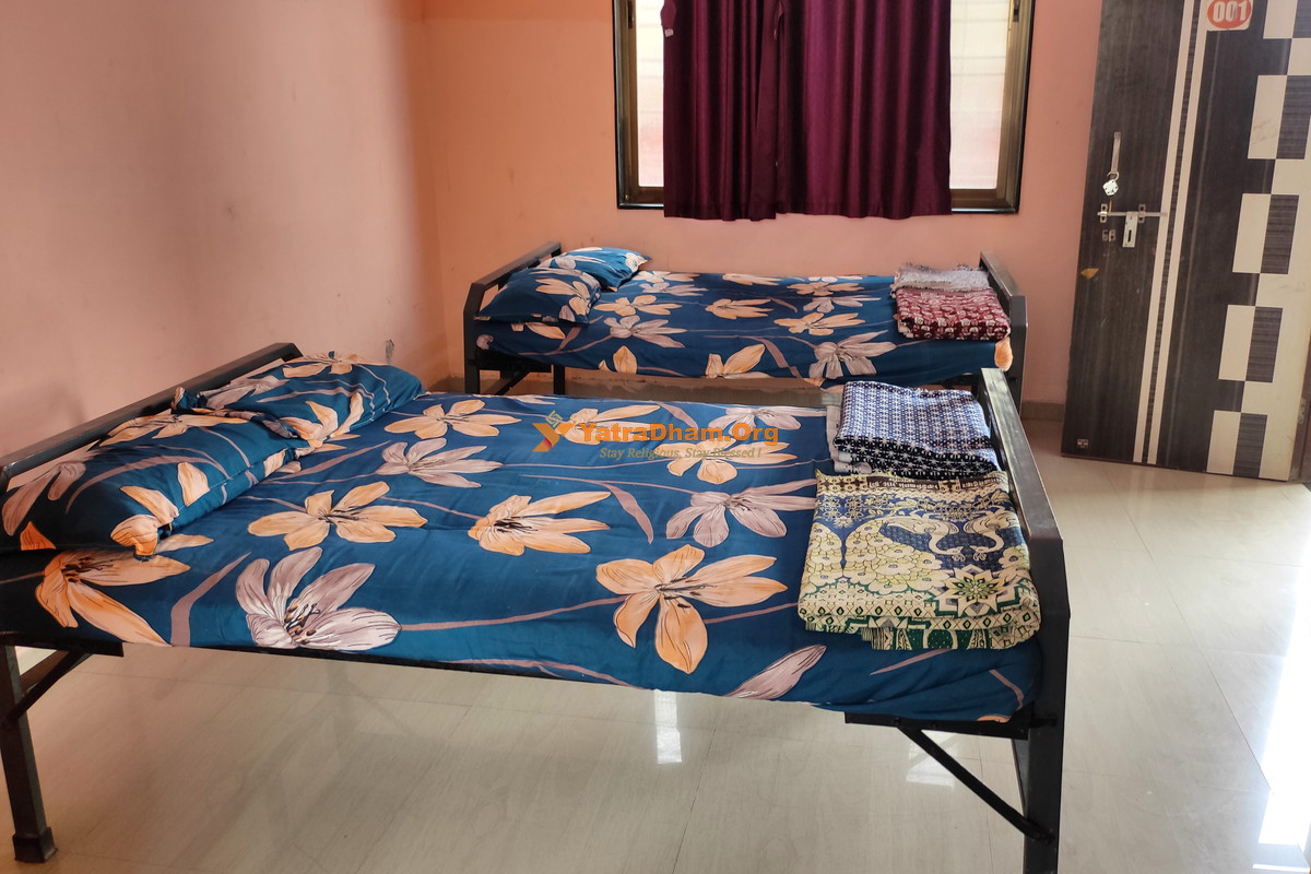 Vaikunthvasi Sita Pandurang More Bhakt Niwas Pandharpur4 Bed Room