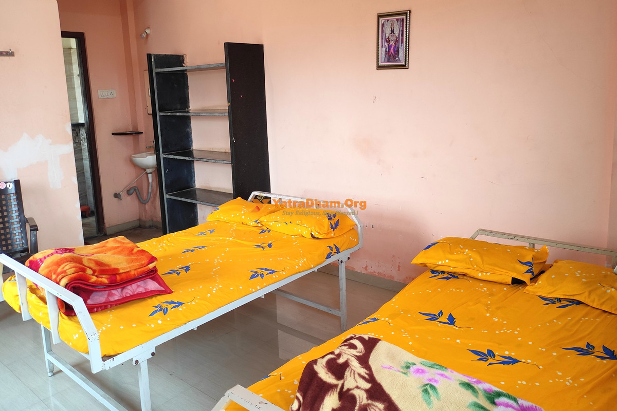 Vaikunthvasi Sita Pandurang More Bhakt Niwas Pandharpur4 Bed Room