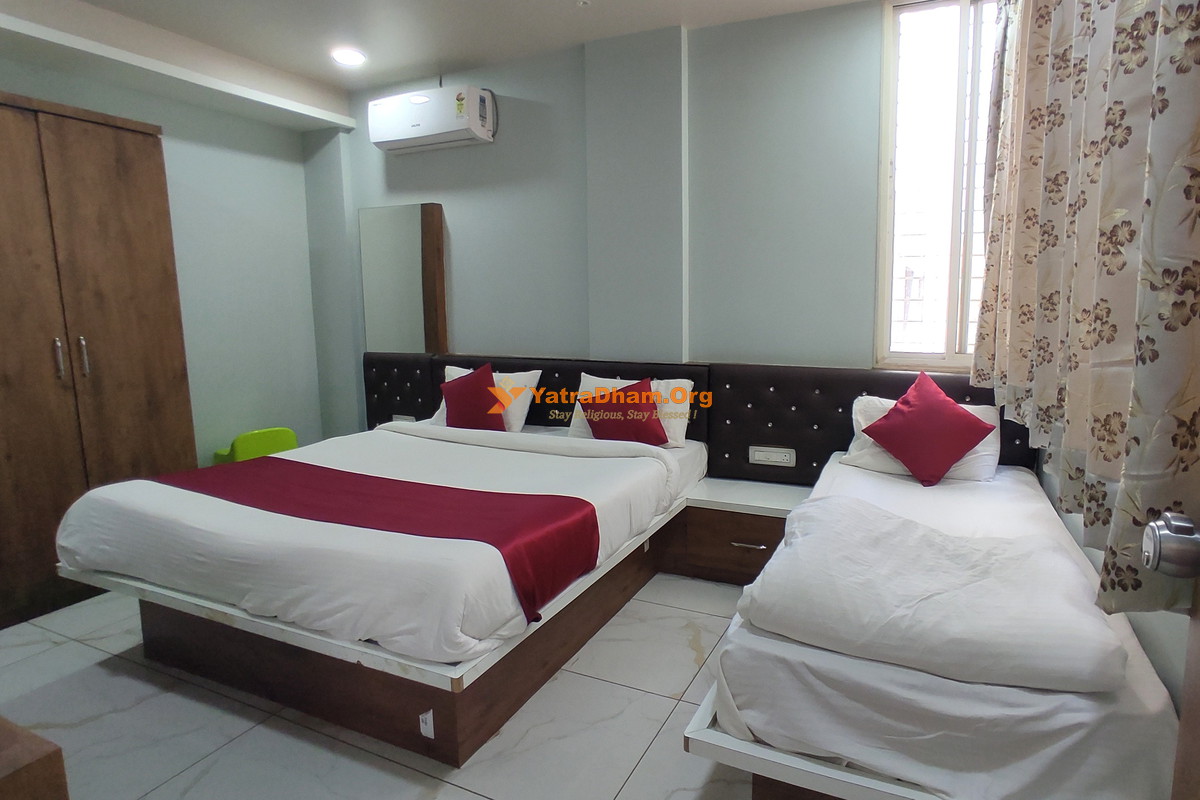Twarita Executive Lodge Tuljapur 3 Bed Room