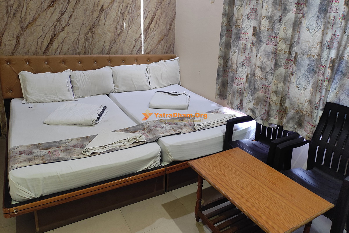 Sai Datta Lodge Ganagapur 4 Bed Room