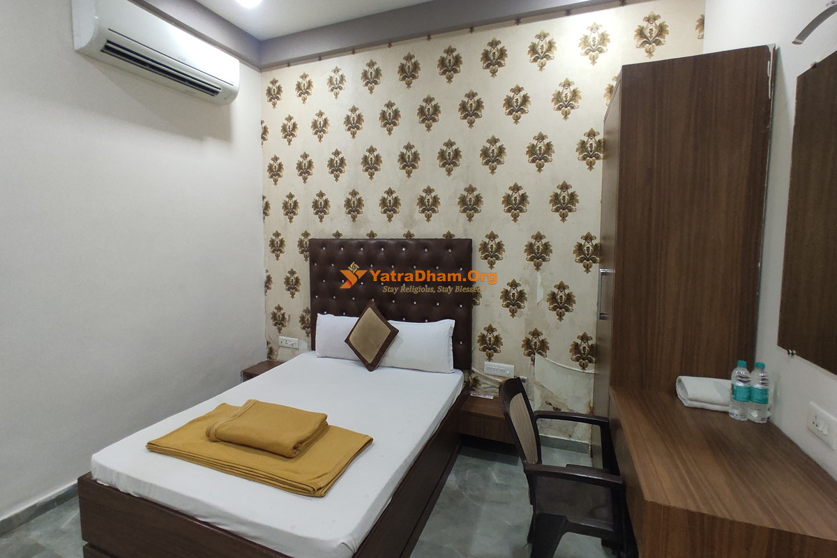 Hotel Grand Ashoka Ganagapur Room