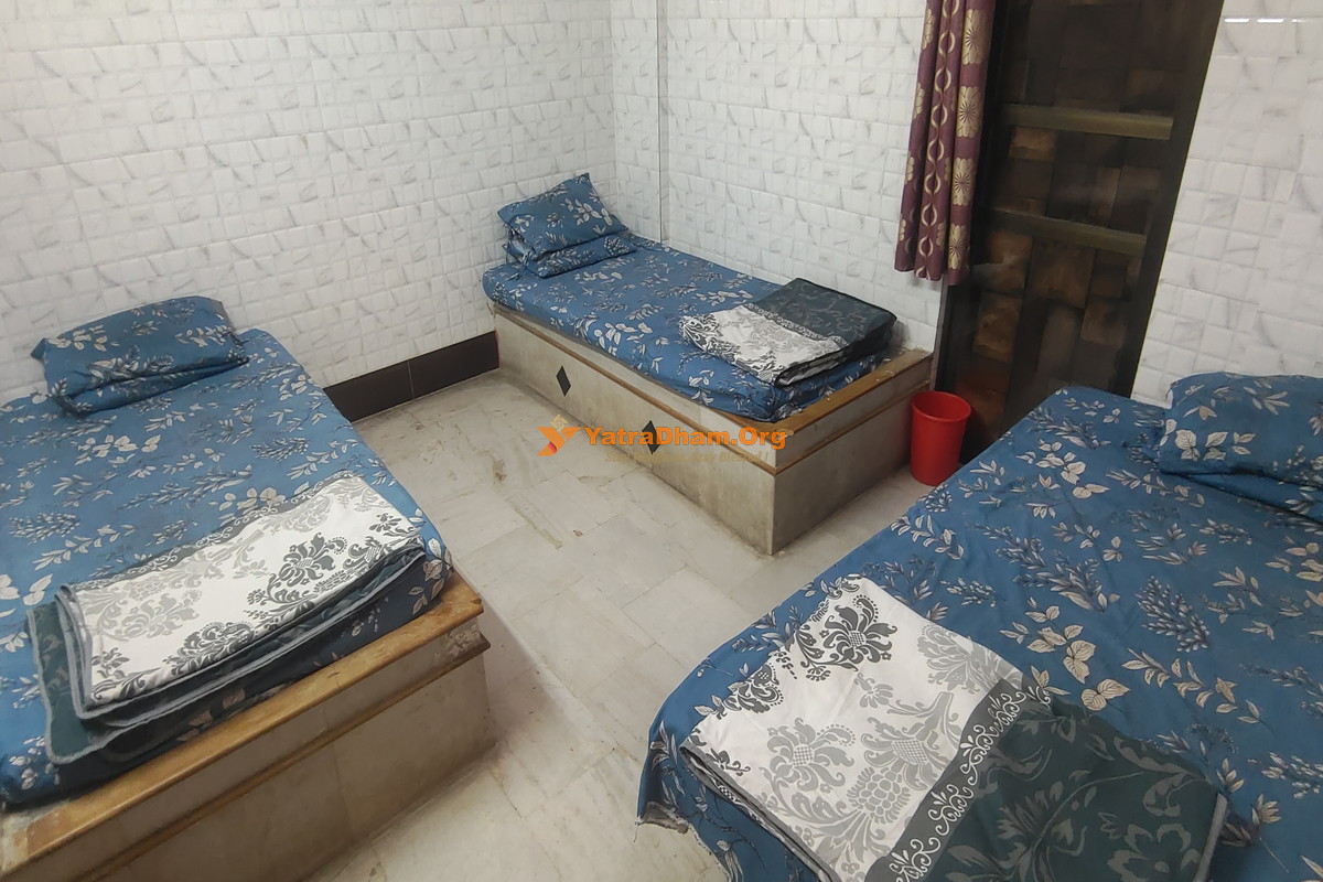 Shree Swaminarayan Dharamshala Nathdwara 3 Bed Room