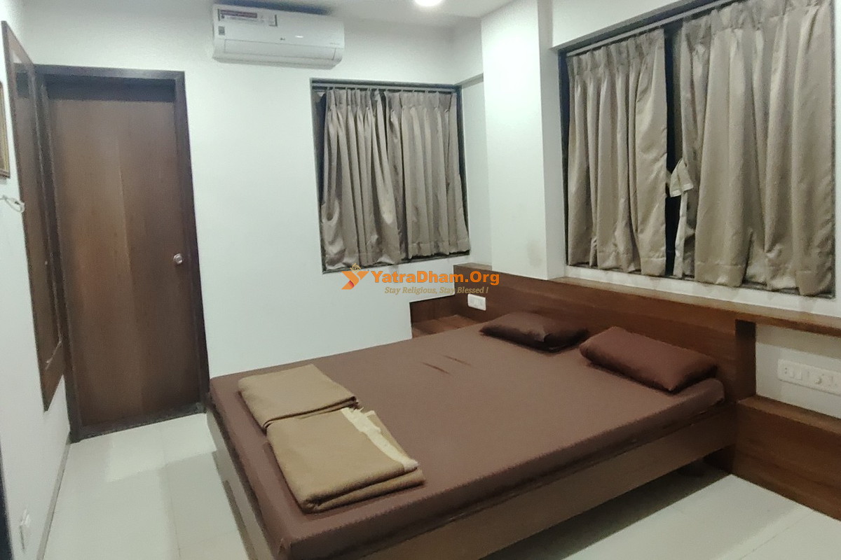 Dada Jethanand Pagarani Dharamshala Nashik 2 Bed Room