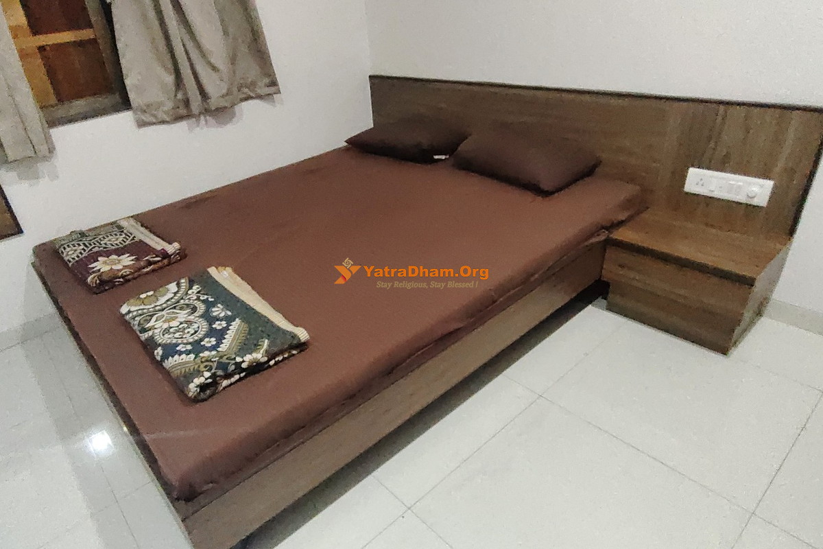 Dada Jethanand Pagarani Dharamshala Nashik 2 Bed Room