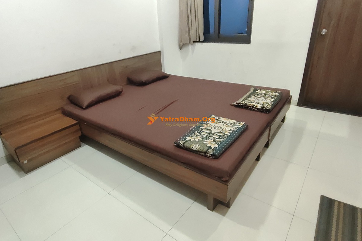 Dada Jethanand Pagarani Dharamshala Nashik 2 Bed Room 