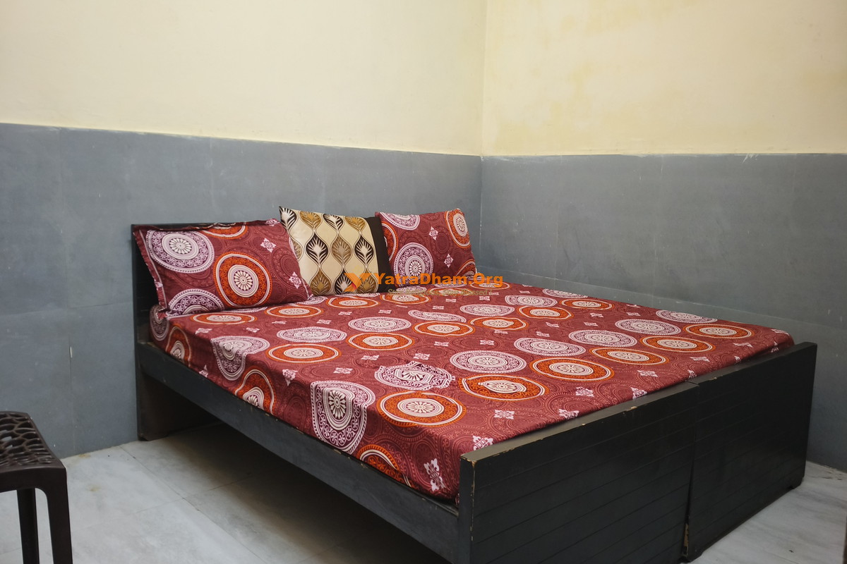 Akhila Bharatheeya Brahmana Karivena Nityannadana Satram Vrindavan 2 Bed Room